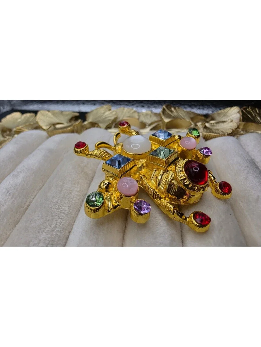 Sacarab Vintage-Inspired Bumblebee Brooch with Colorful Rhinestones